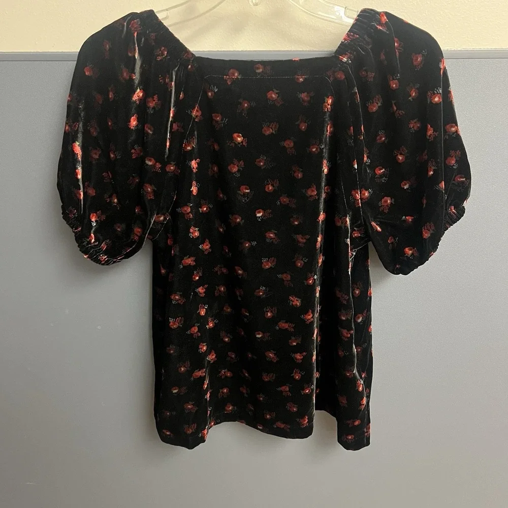Loft Velour Floral Top Puff Sleeve Black Red Floral Medium Petite‎ Women's